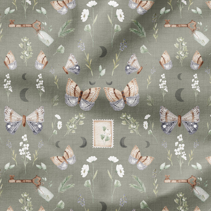 VINTAGE MOTH CAPSULE